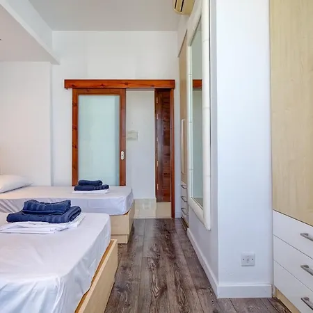 Modern Seaside Penthouse Jacuzzi Bbq Sun Deck Sliema