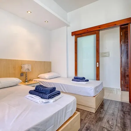 Modern Seaside Penthouse Jacuzzi Bbq Sun Deck * Sliema