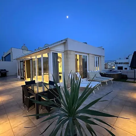 Modern Seaside Penthouse Jacuzzi Bbq Sun Deck Apartamento *