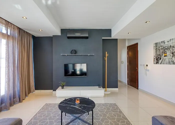 Modern Seaside Penthouse Jacuzzi Bbq Sun Deck Apartamento Sliema