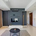Modern Seaside Penthouse Jacuzzi Bbq Sun Deck Daire Sliema