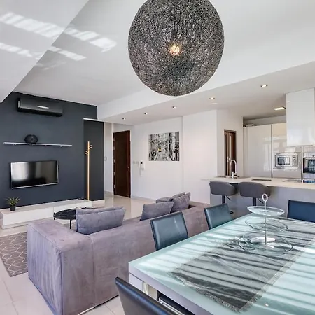 Modern Seaside Penthouse Jacuzzi Bbq Sun Deck