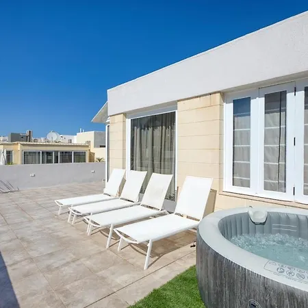 Modern Seaside Penthouse Jacuzzi Bbq Sun Deck Sliema