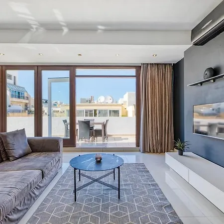 Modern Seaside Penthouse Jacuzzi Bbq Sun Deck Apartamento