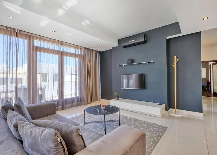 Apartment Modern Seaside Penthouse Jacuzzi Bbq Sun Deck *