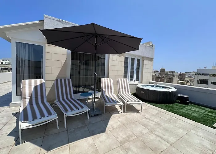 Apartment Modern Seaside Penthouse Jacuzzi Bbq Sun Deck *
