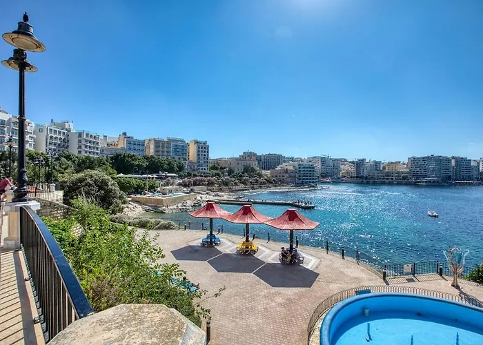 Modern Seaside Penthouse Jacuzzi Bbq Sun Deck Apartment *