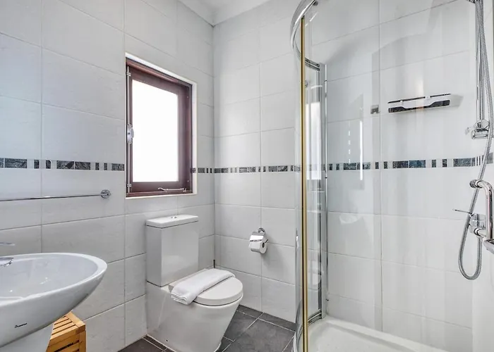 Modern Seaside Penthouse Jacuzzi Bbq Sun Deck Apartment Sliema