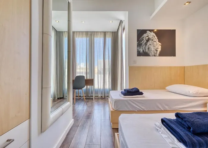 Modern Seaside Penthouse Jacuzzi Bbq Sun Deck Sliema