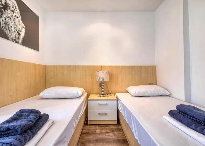 Modern Seaside Penthouse Jacuzzi Bbq Sun Deck