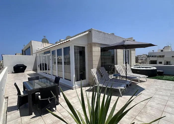 Apartment Modern Seaside Penthouse Jacuzzi Bbq Sun Deck *