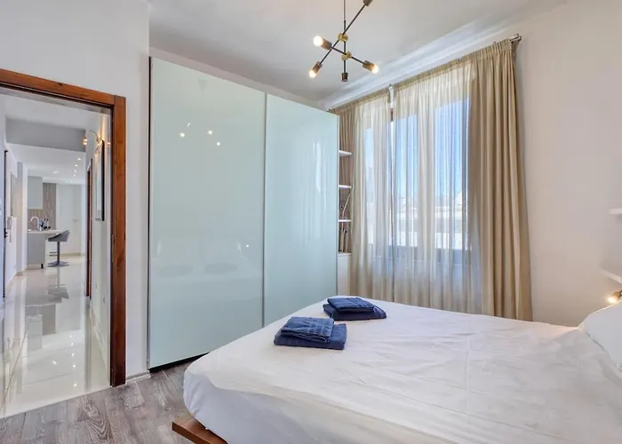 아파트 Modern Seaside Penthouse Jacuzzi Bbq Sun Deck 슬리에마