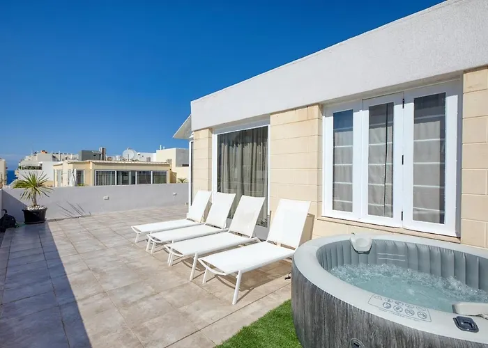 Modern Seaside Penthouse Jacuzzi Bbq Sun Deck Sliema